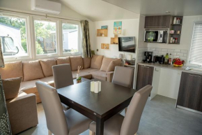 Camping Del Mar B26, Mobile Home Supérieur, 2 chambres, 4 personnes, 1 Salles de Bain, bord de mer